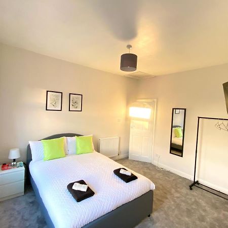 Kisobi Home Bedroom 1 Кингстън ъпон Хъл Екстериор снимка